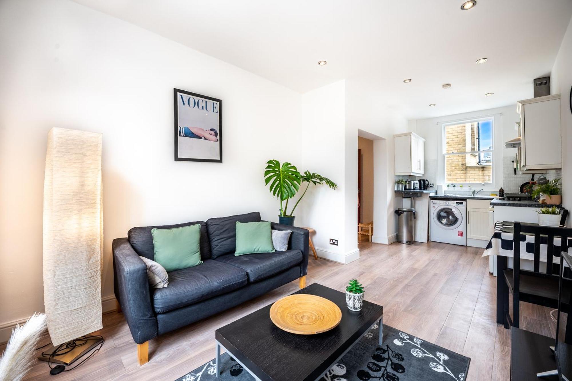 One-Bed Flat, Kensington, Bank Payment To The Host Within 24H From The Reservation Apartment Лондон Екстериор снимка