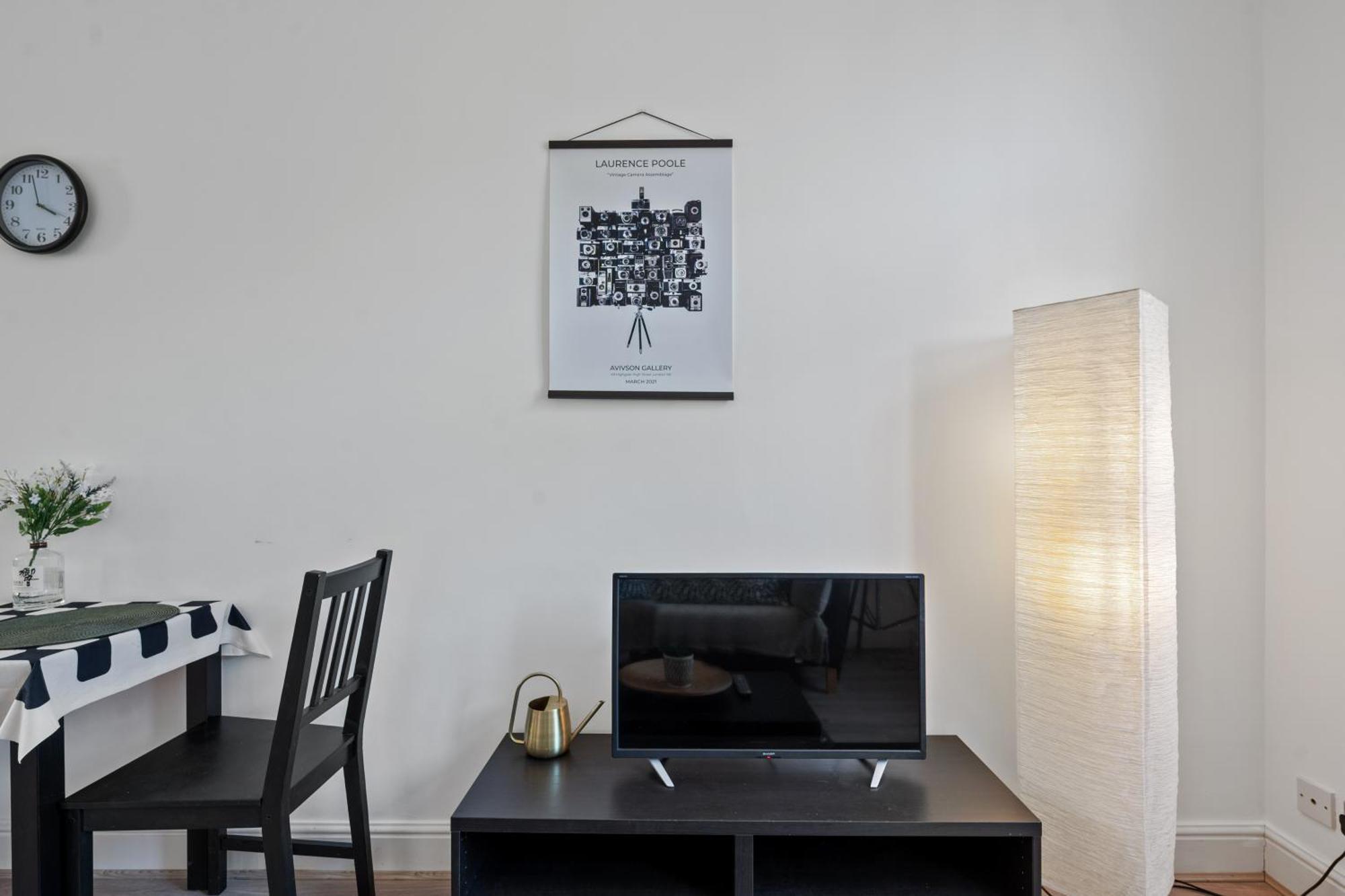 One-Bed Flat, Kensington, Bank Payment To The Host Within 24H From The Reservation Apartment Лондон Екстериор снимка
